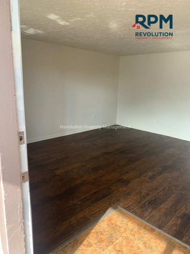 Building Photo - 2 BEDROOM CONDO IN THE HEART OF SALT LAKE