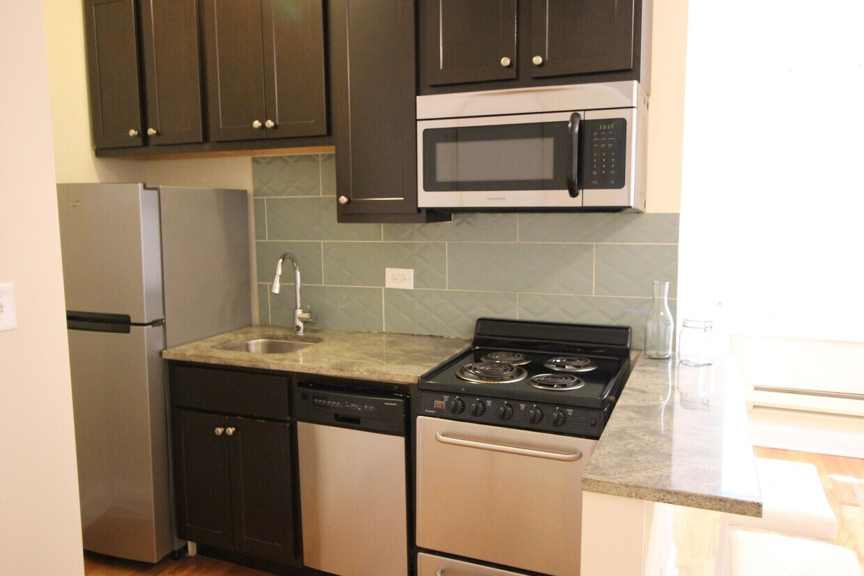 Foto principal - 1210 W Granville Ave