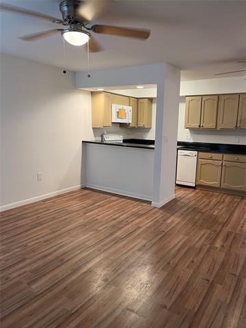 Foto del edificio - 3022 Forest Ln