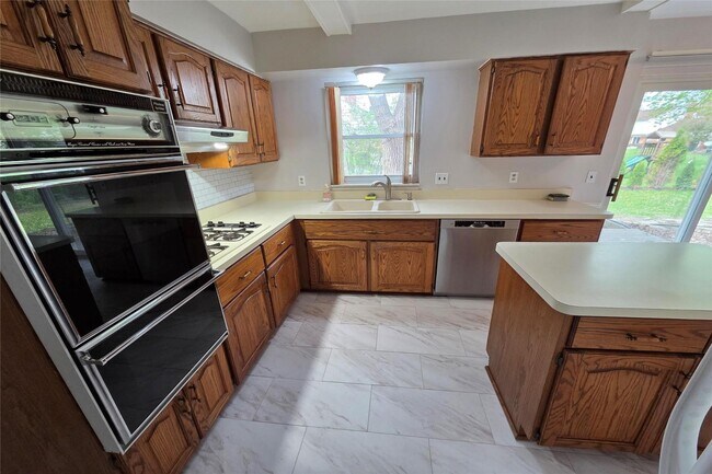 Foto del edificio - 515 Hobnail Cir