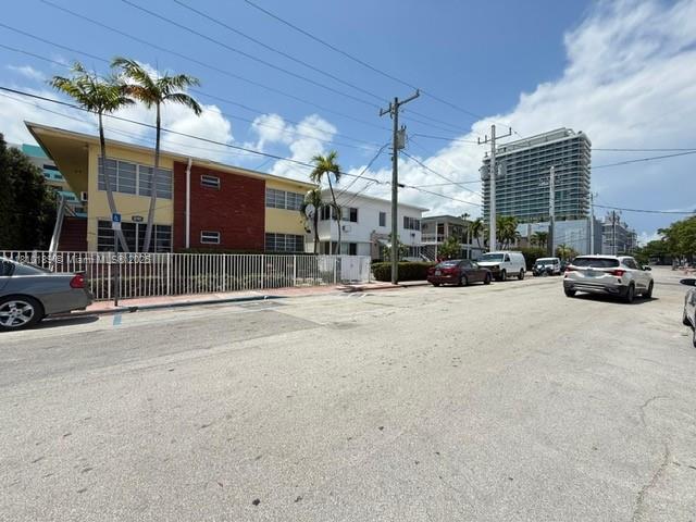 Foto principal - 6944 Byron Ave