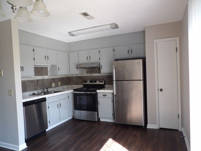 Foto del edificio - 108 Ridgeway Dr