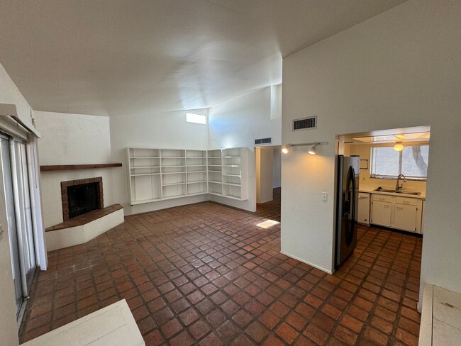 Building Photo - 2 Bed - 2 Bath - 1295 Sq. Ft.