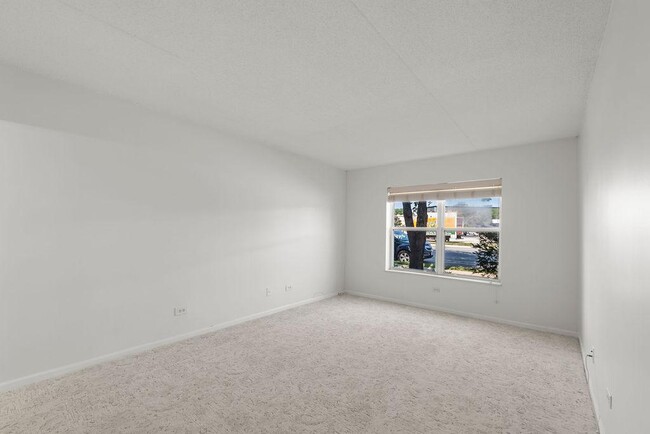 Building Photo - 2 bedroom in Chicago IL 60630