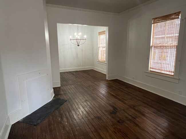 Building Photo - Newly Remodeled 2BR/1BA in Old Town Brunsw...