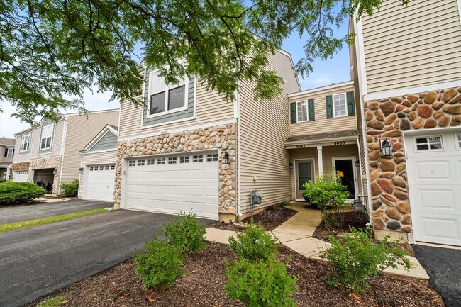 Building Photo - 4043 Blackstone Dr