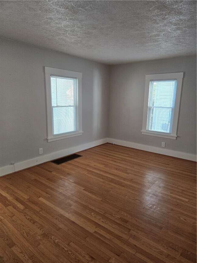Foto del edificio - 227 W Ivy St