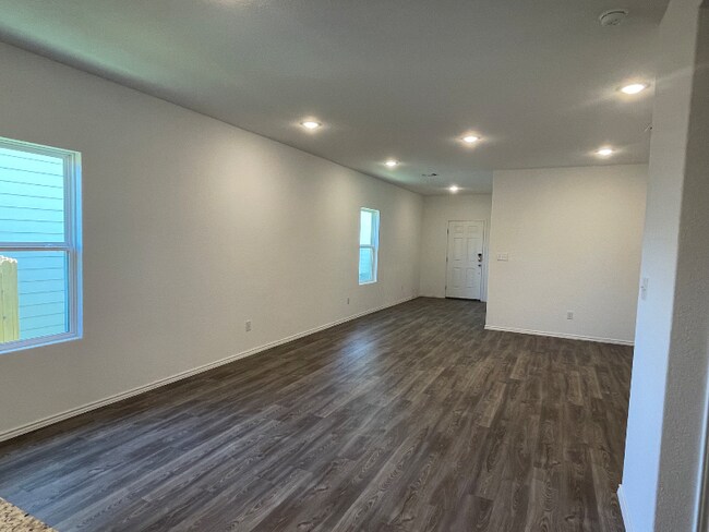 Foto del edificio - 4422 Chandler Rd