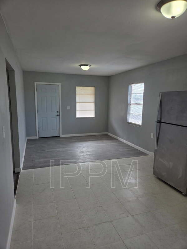 Foto del edificio - 1141 W Acacia Ave