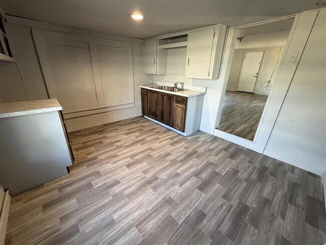 Building Photo - 2115 Princeton Ave