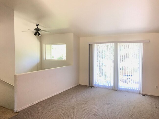 Foto del edificio - Spacious 3 bedroom **Coming Soon**