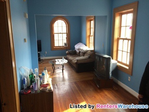 Primary Photo - 107 E 2nd St