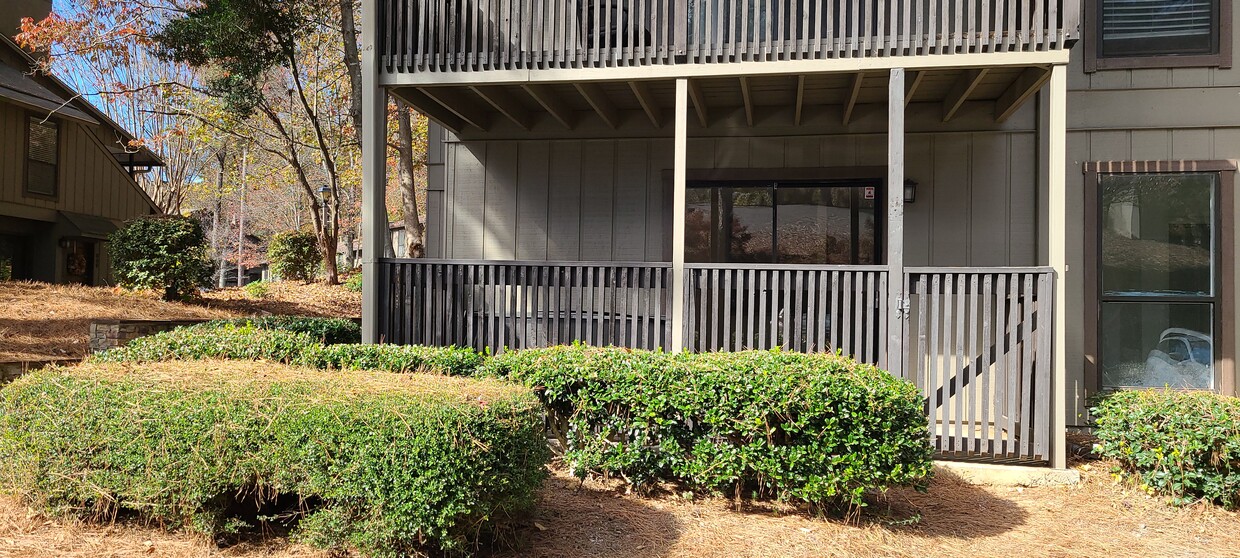 Primary Photo - 701 Cumberland Ct SE