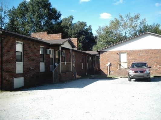 Building Photo - East Green Apts