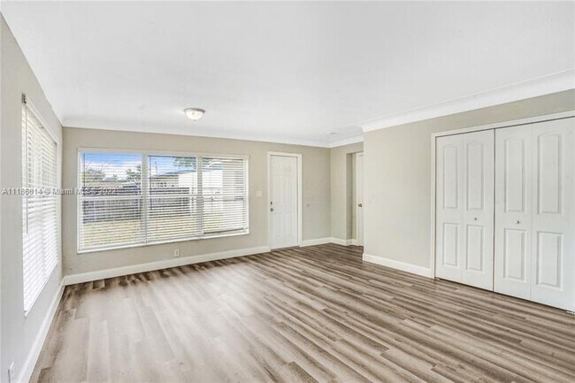 Foto del edificio - 1220 NW 18th Ave
