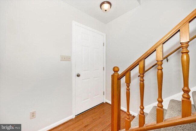 Foto del edificio - 1552 Crest View Ave