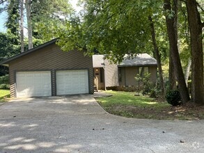 Building Photo - 2908 N Deshong Rd