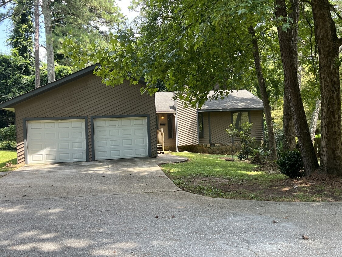 Primary Photo - 2908 N Deshong Rd