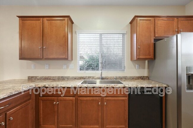 Building Photo - 43108 Greene Cir