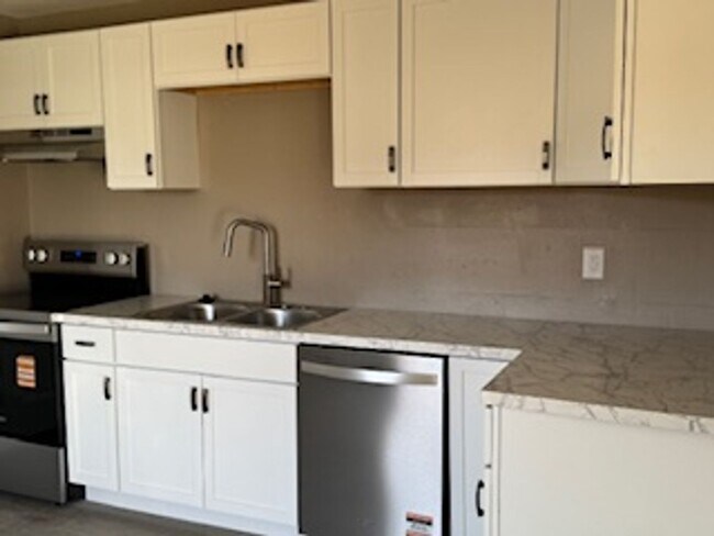 Foto del edificio - 4445 Engleka Ct