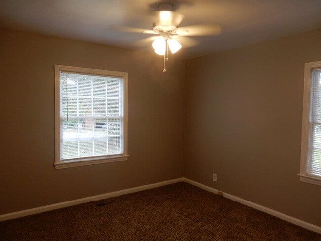 Building Photo - One Step Away from your DREAM HOME! Apply now.