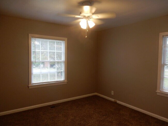 Foto del edificio - One Step Away from your DREAM HOME! Apply now.