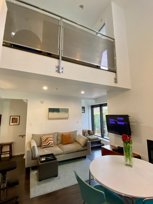Foto principal - 7320 Hawthorn Ave