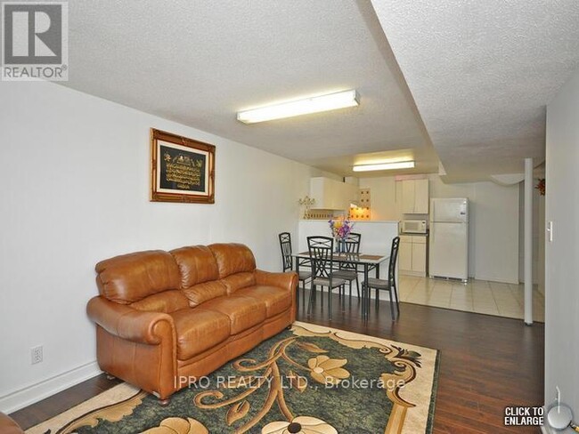 Building Photo - 5480 Whitehorn Ave