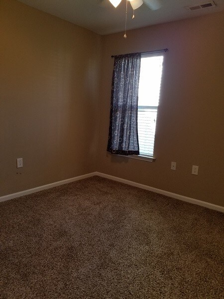 Foto del edificio - 1495 Harpers Inlet Dr