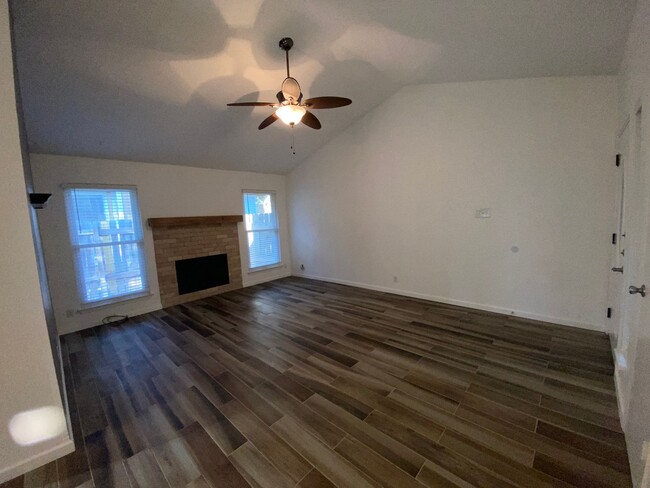 Building Photo - 9618 Sugar Hill Dr