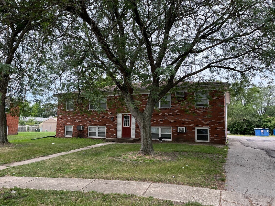 Primary Photo - 103 College Park Ct