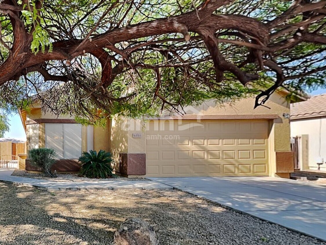 Foto principal - 6311 W Hilton Ave