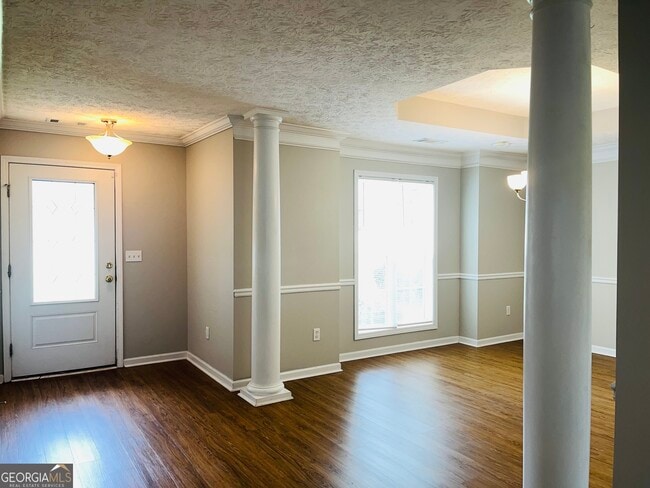 Building Photo - 111 Dixie Creek Dr