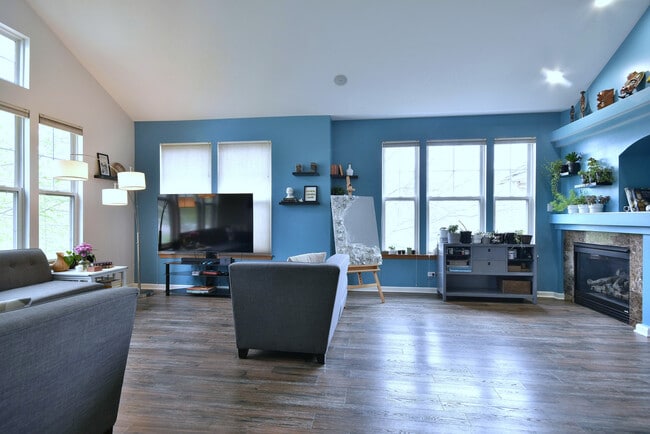 Foto del edificio - 5600 Cloverdale Rd