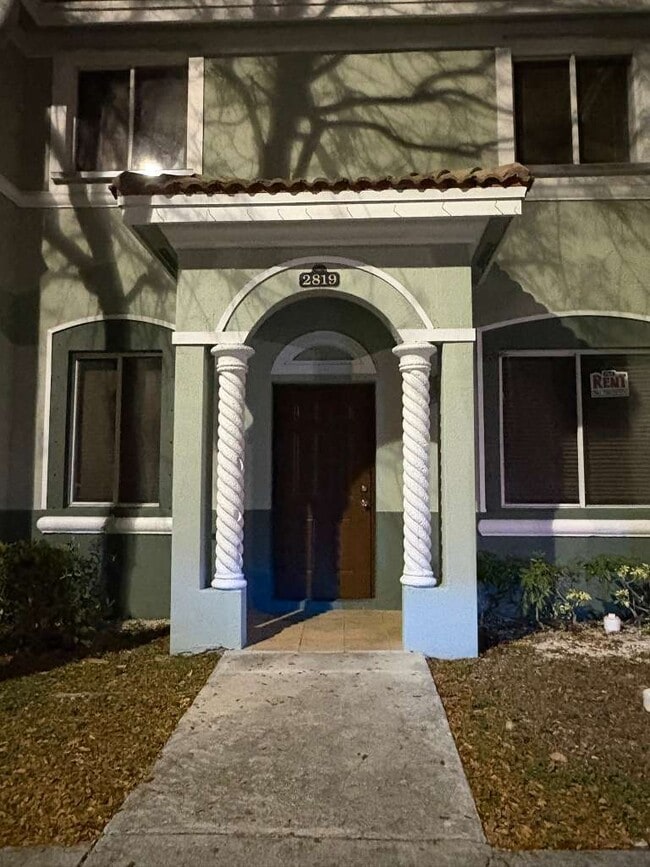 Building Photo - 2819 SE 15th Rd