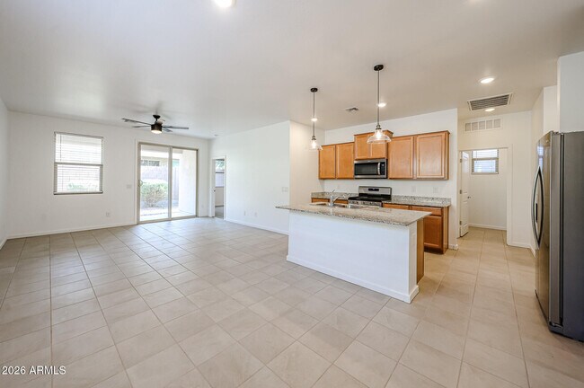 Building Photo - 14220 W Willow Ave