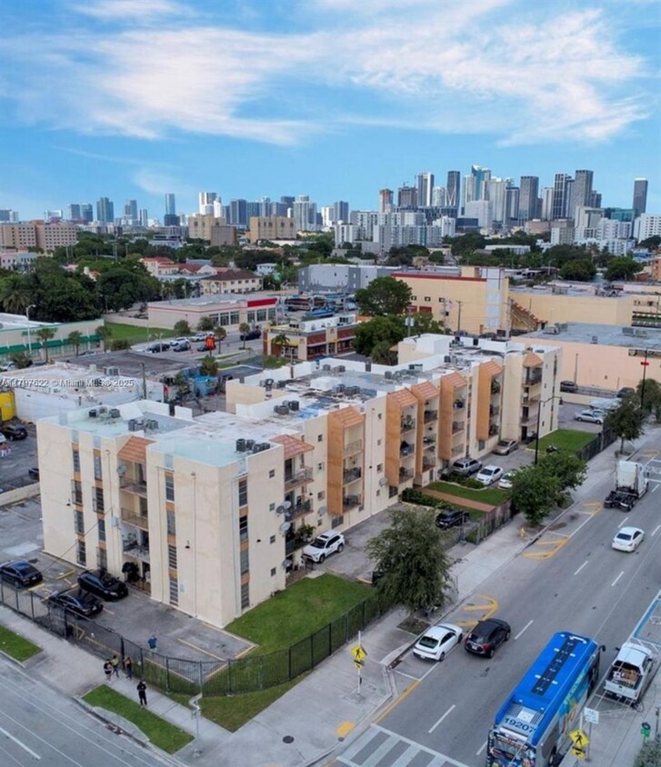 Primary Photo - 1051 SW 1st St
