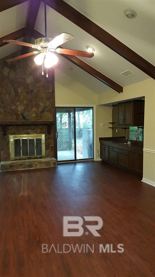 Foto del edificio - 112 Wildwood Dr