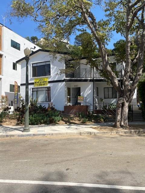Primary Photo - 858 Moraga Dr