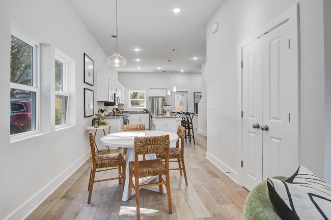 Building Photo - 5739 Murray Dr