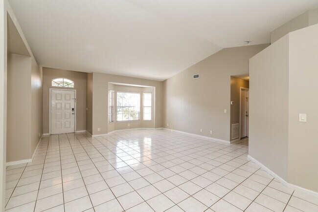 Foto del edificio - 116 Brook Woode Ave