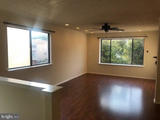 Foto del edificio - 9238 Jamison Ave