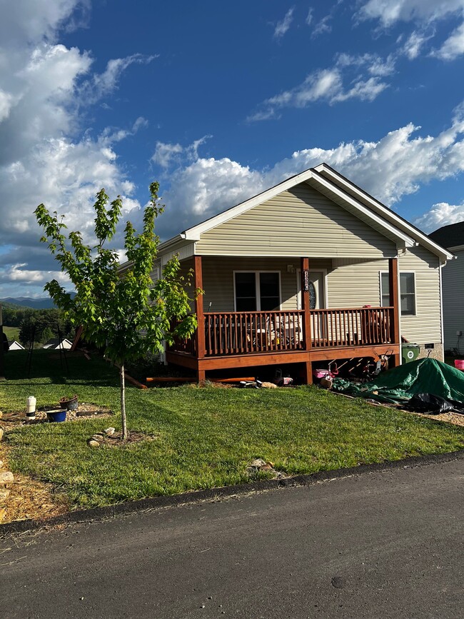 Building Photo - 180 Patriot Pl