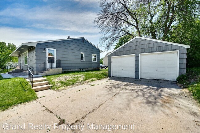 Foto del edificio - 3 br, 2 bath House - 2505 Edgcumbe Rd