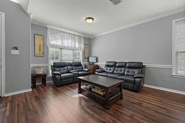 Foto del edificio - 123 Justin Leonard Dr