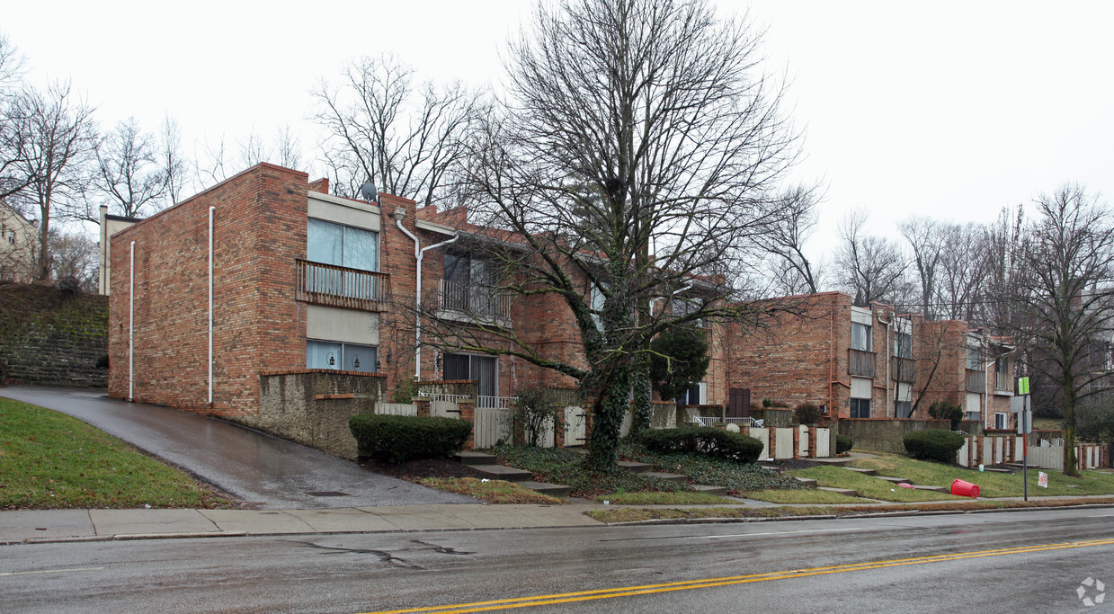 Primary Photo - 888 Van Dyke Ave