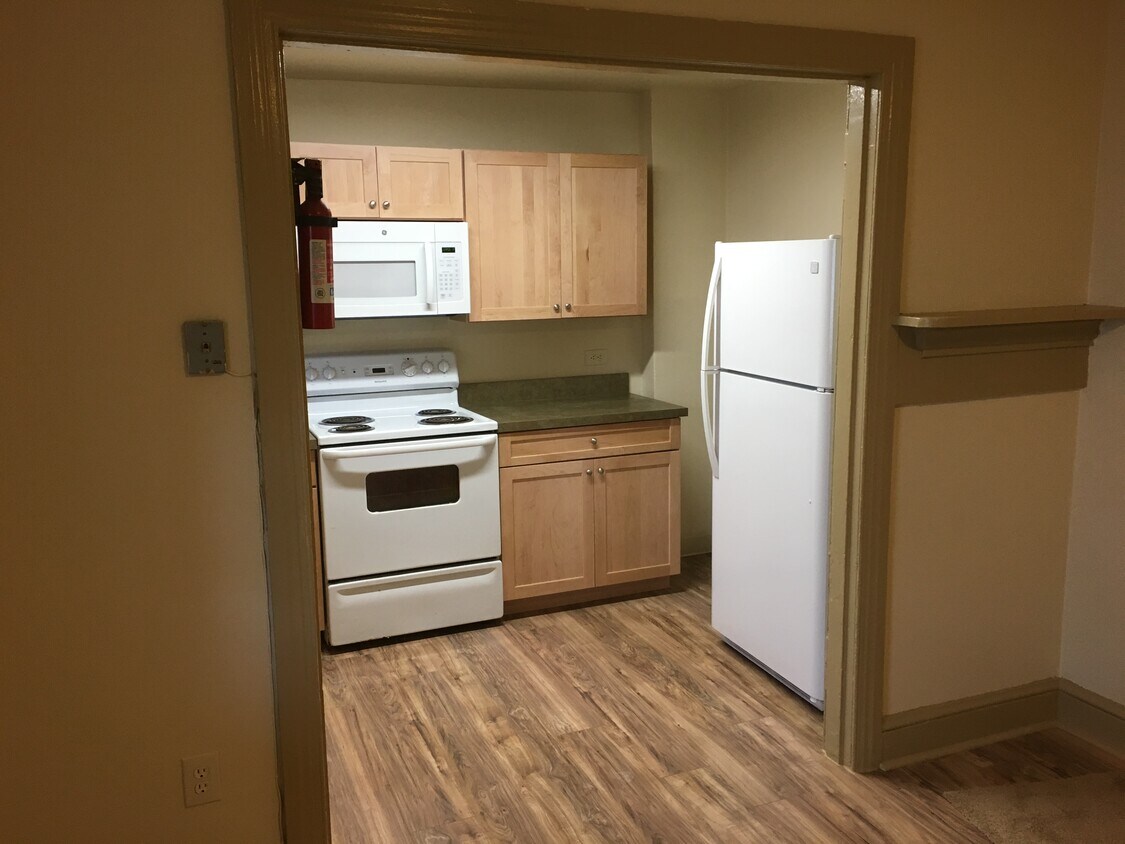 23 E 3rd St Unit Rear Apartment, Pottstown, PA 19464 Apartments in