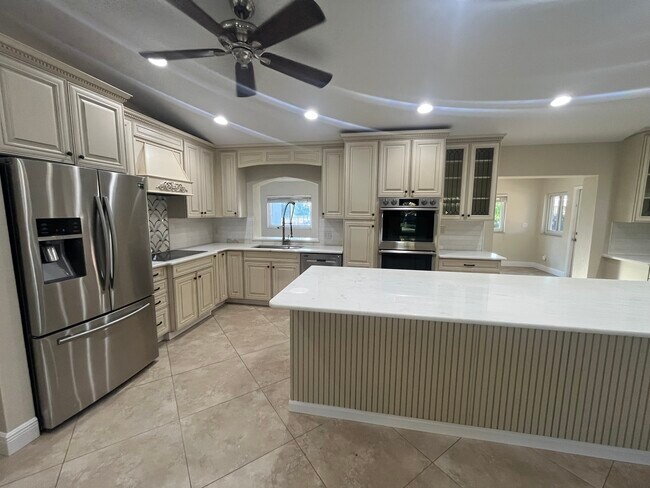 Foto del edificio - 114 N Tymber Creek Rd