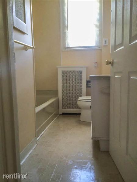 Building Photo - 123 E Chelton Rd