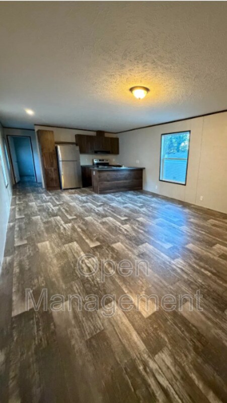 Foto del edificio - 2710 N Farm Rd 137